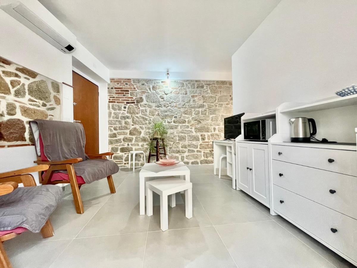 Charming Apartment *